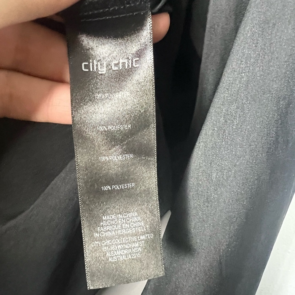City Chic Black Button Down Long Line Blouse M/18 - Picture 5 of 6